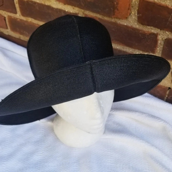 - Vintage Black woven floppy  hat - Picture 4 of 13